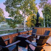 Steps From Snowmass Village Fireplace, Firepit & Mountain Views Aspen 
