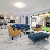 Falcon Bal House