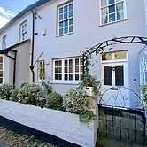 17th Century Coach House - Pet & Family Friendly