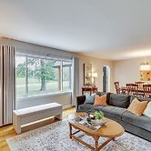 Topeka Farmhouse Hideaway: 5 Mi to Downtown!