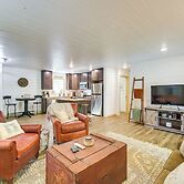 Lake Days, Links & Trails! Danbury Cottage