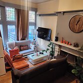 Tettenhall Road Retreat - Modern Apartment