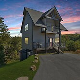 Smoky Blue Haven 3 Bedroom Cabin