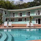 Torraille Waterfall Villas