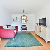 Homely 5 Bed House - 15 Mins to Cardiff City