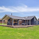 5 Star Holiday Home in Stege