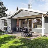 5 Star Holiday Home in Humble