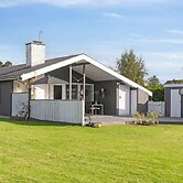 5 Star Holiday Home in Dronningmolle