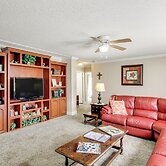 Quiet Family Home in Headland w/ Games & Yard