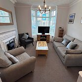 Family-friendly Cosy Home With a Spacious Garden