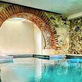 Lavish Villa With Spa, Pool, Turkish Bath