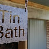 Host Stay Tin Bath