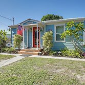 3 Mi to Jensen Beach: Pet-friendly Getaway w/ Yard