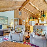 1/8 Mi to Neskowin Beach! Cozy Oregon Coast Home