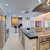 High-end Estate in Norwalk: Quiet & Spacious!