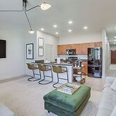 Walk to UA Campus: Apt w/ Secure Parking!