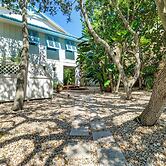 Walk to Wabasso Beach: Home w/ Hot Tub & Bikes