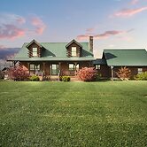 Sprinkle Bottom Lodge 5 Bedroom Cabin
