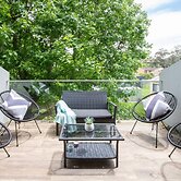 Generous 2-bed Townhouse With A Private Balcony