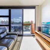 Gorgeous 2-bed Apartment By Shops