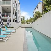 Central Cosy 2-bed With Pool and Near QUT & CBD