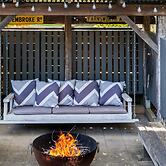 Secluded 3-bed Retreat Moments to the Beach