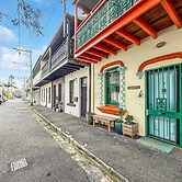 Charming Townhouse Steps From Newcastle Beach