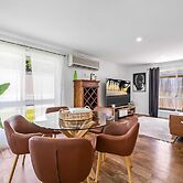 Family-friendly Home With Private Pool and BBQ