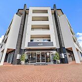 Comfy Lakeside 1-bed With Secure Parking