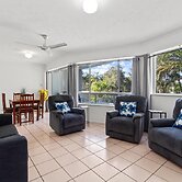 Spacious Esplanade Apartment With Rooftop Access