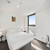 Light-filled 1-bed Apartment With Pool & Gym