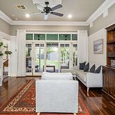 Incredible 3-bed Renovated Home With Huge Garden