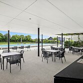 Glorious Ocean Views, 2-bed, Pool & Amenities