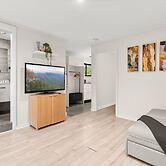 Bright 1-bed Apartment With Garden Views