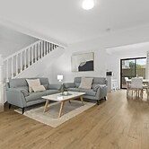 Beachside 3-bed Retreat With BBQ & Garage