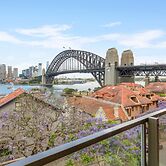 Boutique 2-bed With Stunning Sydney Harbour Views