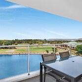 Lakeside Family Oasis With Pool, Gym and Balcony