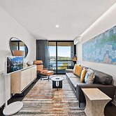 Stylish Studio in Acton With Stunning Water Views