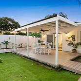 Bright and Spacious Triplex Near Holloways Beach