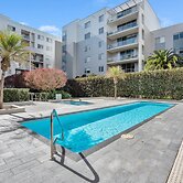 Modern 1-bed Unit With Pool Views and Balcony