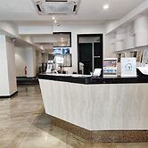 Meriton Inn Hotel