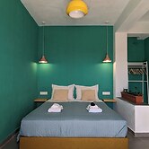 Under The Palm Tree Boutique Studios