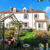 Pineapple Cottage
