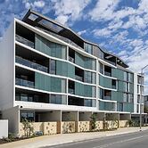 Bright Studio Stay in North Fremantle With Views