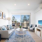 Madecomfy Trendy Apartment on Dee Why Beach
