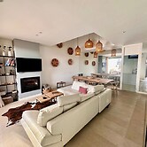Villa - Sleeps 8 - Near Beaches Golf and Polo