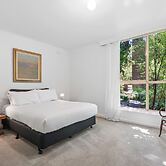 Charming Inner-city Stay- Space, Style & Location