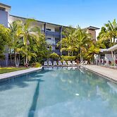 Birtinya 1-bed With Canal Views and Pool