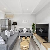 2-bed Rosebud Apartment With BBQ & Garden