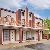 Easily Explore Fair Oaks Village! Unique Condo